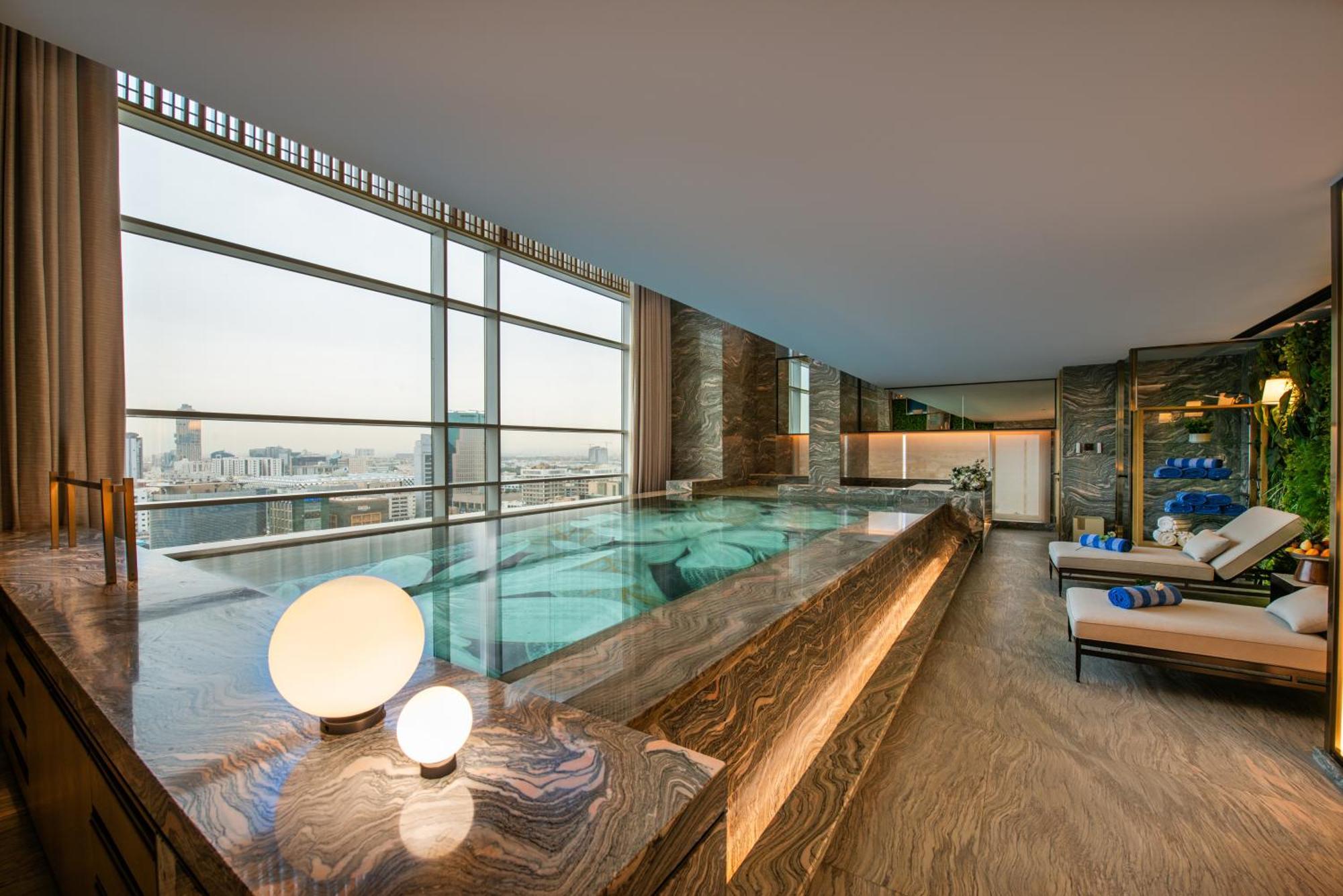 Narcissus The Royal Hotel Ριάντ Εξωτερικό φωτογραφία The pool at the 39th floor